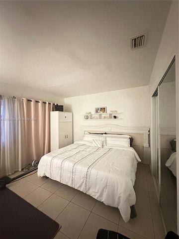 809 NE 2nd St unit 1-2, Hallandale Beach, FL 33009