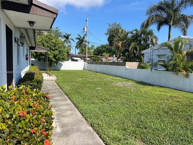 809 NE 2nd St unit 1-2, Hallandale Beach, FL 33009