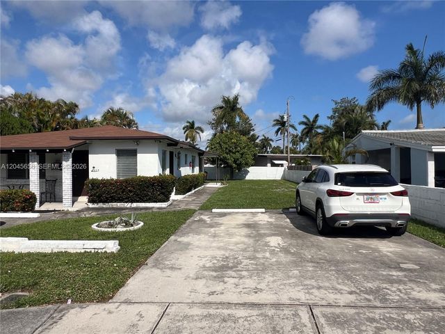 809 NE 2nd St unit 1-2, Hallandale Beach, FL 33009