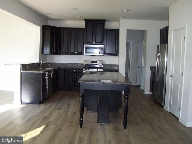 16 WATERS WAY, Penns Grove, NJ 08069
