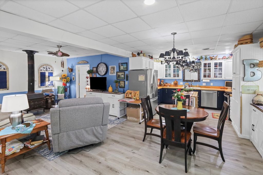 Image 13 of property listing at 7296 State Route 161 Extension, Iuka, IL 62849