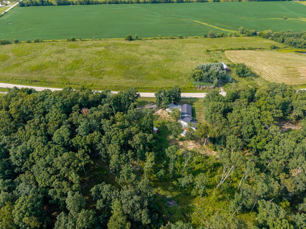 Image 38 of property listing at 7296 State Route 161 Extension, Iuka, IL 62849