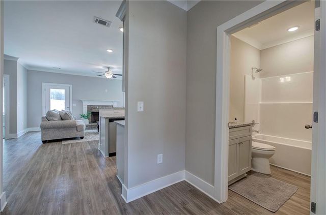 203 Daisy NE Court, Cartersville, GA 30121