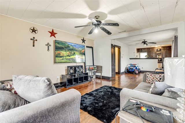 3006 25th Street, Fort Worth, TX 76106