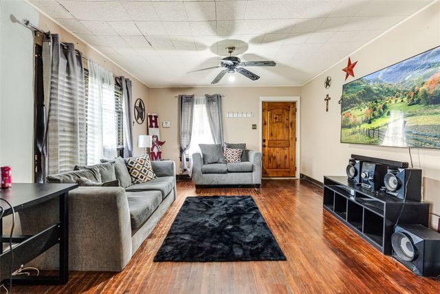 3006 25th Street, Fort Worth, TX 76106