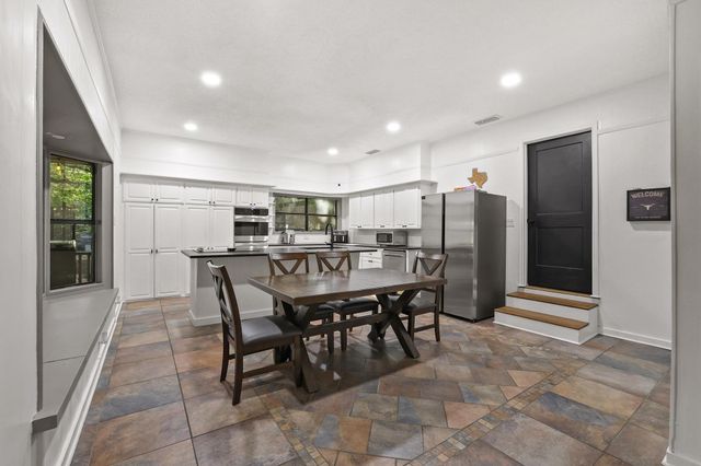 252 Hacienda Drive, Pottsboro, TX 75076