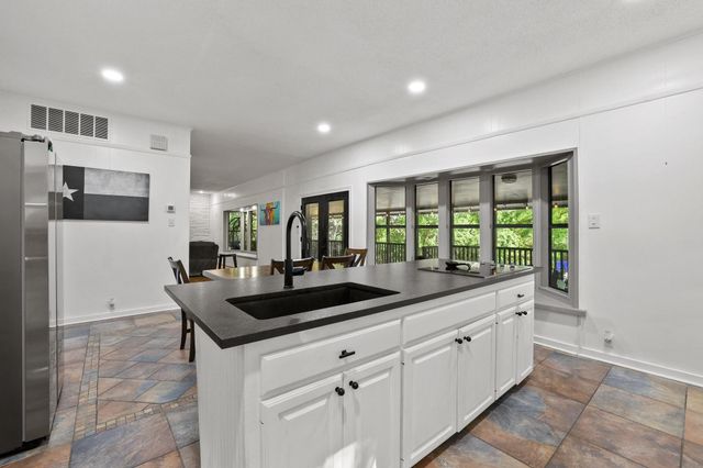 252 Hacienda Drive, Pottsboro, TX 75076