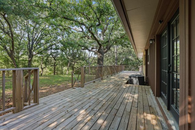 252 Hacienda Drive, Pottsboro, TX 75076