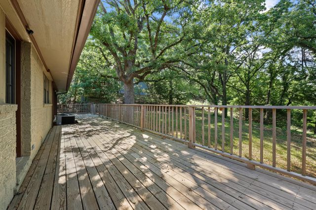 252 Hacienda Drive, Pottsboro, TX 75076
