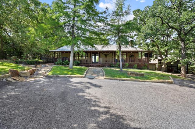 252 Hacienda Drive, Pottsboro, TX 75076