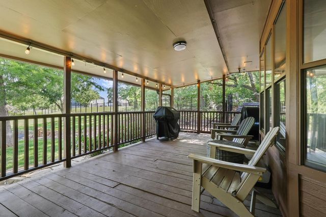 252 Hacienda Drive, Pottsboro, TX 75076