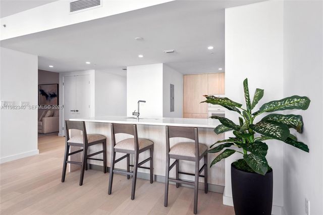 9201 E Bay Harbor Dr 604, Bay Harbor Islands, FL 33154