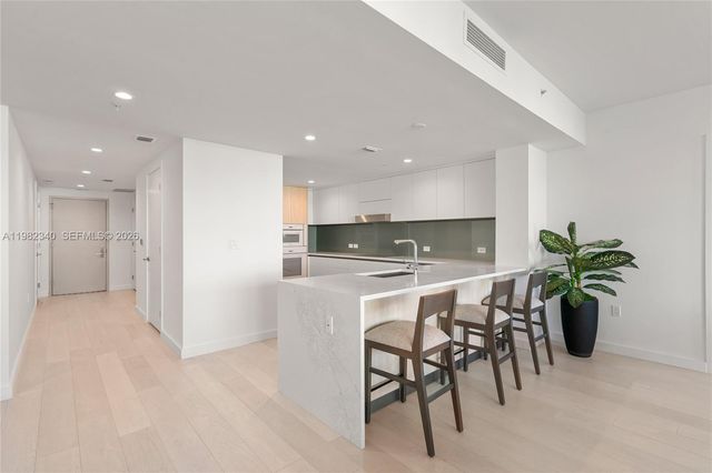 9201 E Bay Harbor Dr 604, Bay Harbor Islands, FL 33154