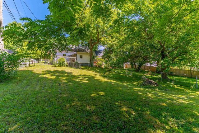 301 E Washington Street, Chandler, IN 47610