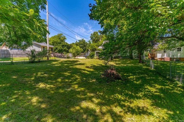 301 E Washington Street, Chandler, IN 47610
