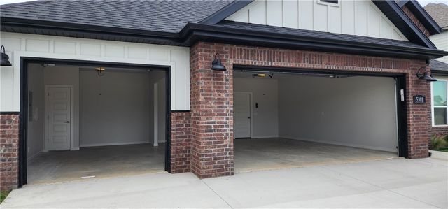 5301 SW Firethorn Lane, Bentonville, AR 72713