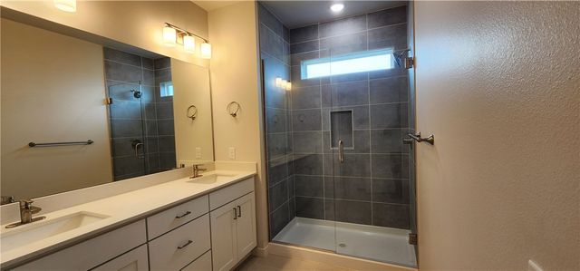 5301 SW Firethorn Lane, Bentonville, AR 72713