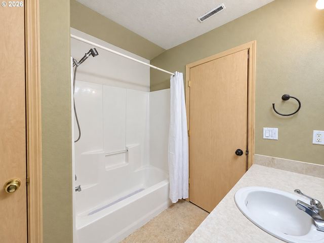 8517 Ne 36TH Cir, Vancouver, WA 98662