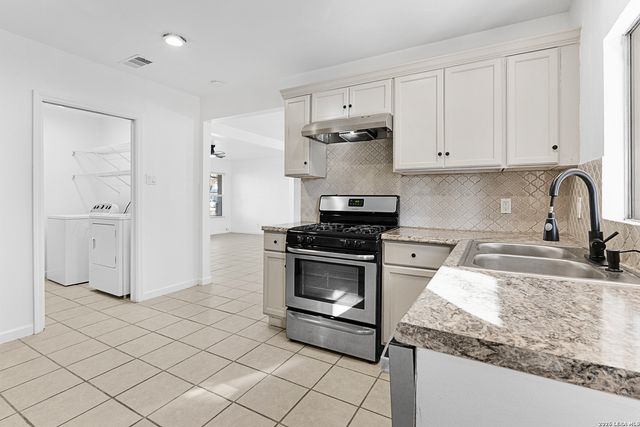 222 HILLWOOD DR, San Antonio, TX 78213