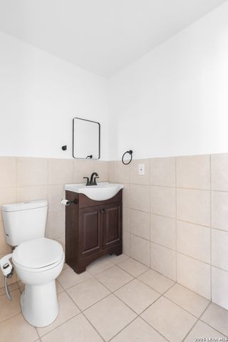 222 HILLWOOD DR, San Antonio, TX 78213