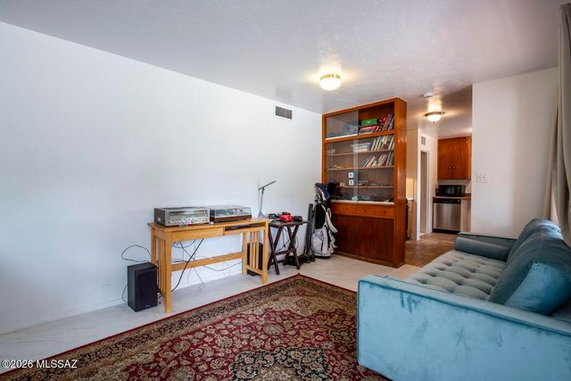 901 N Catalina Avenue, Tucson, AZ 85711
