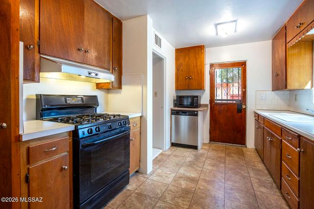 901 N Catalina Avenue, Tucson, AZ 85711