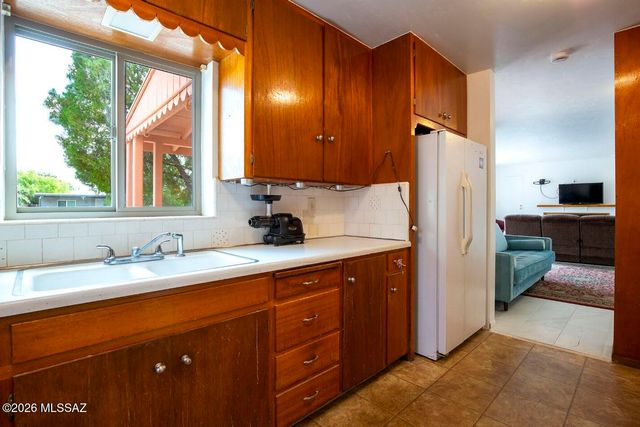 901 N Catalina Avenue, Tucson, AZ 85711