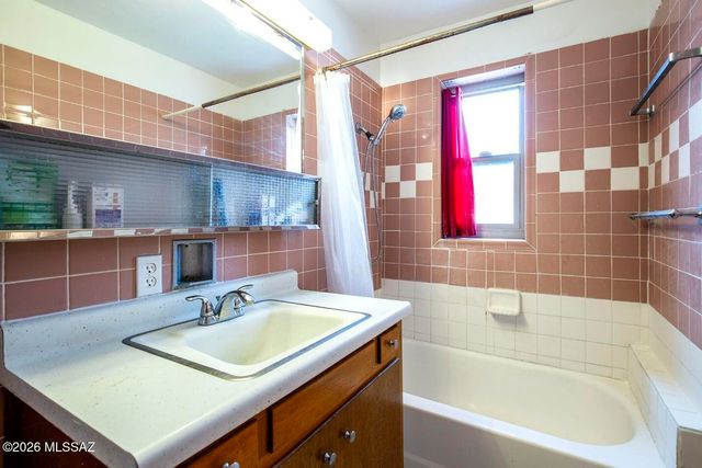 901 N Catalina Avenue, Tucson, AZ 85711