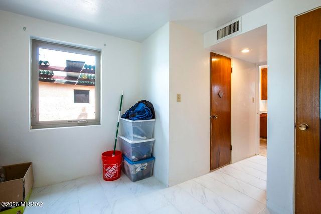 901 N Catalina Avenue, Tucson, AZ 85711