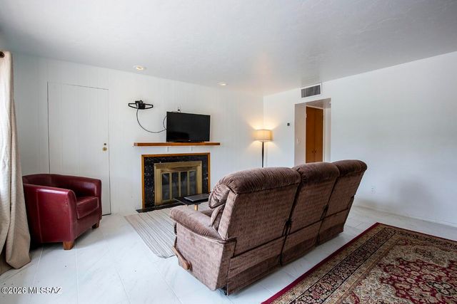 901 N Catalina Avenue, Tucson, AZ 85711