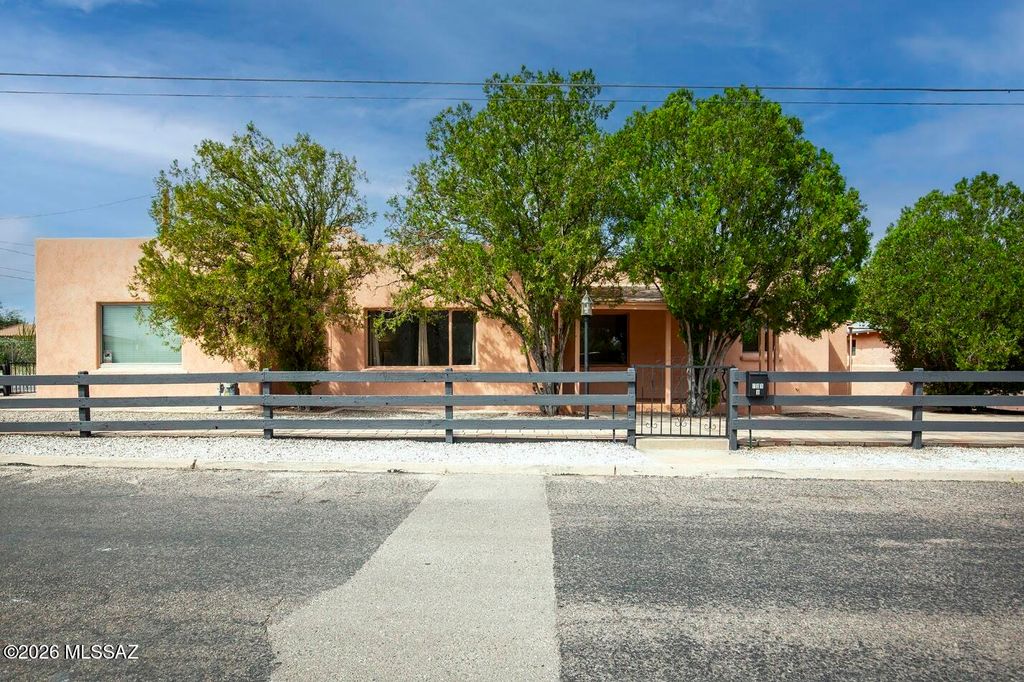 901 N Catalina Avenue, Tucson, AZ 85711