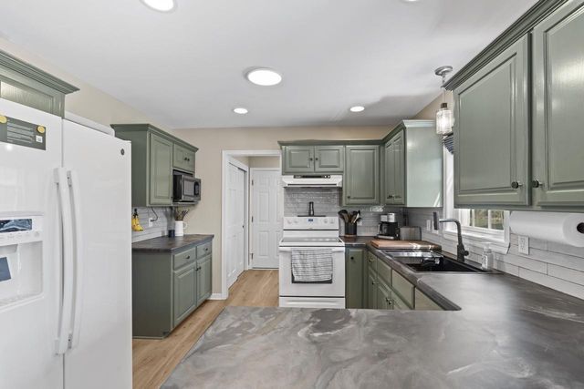 N60W24659 Rocky Hollow PASS, Sussex, WI 53089