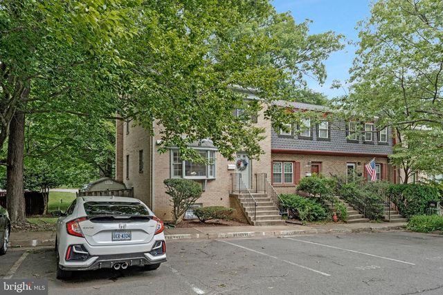 9599 BLAKE PARK CT, Fairfax, VA 22031