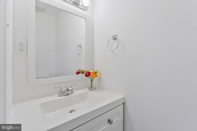 9599 BLAKE PARK CT, Fairfax, VA 22031