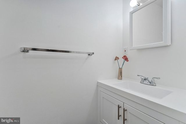 9599 BLAKE PARK CT, Fairfax, VA 22031