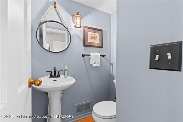 931 Arlington Drive, Lansing, MI 48917