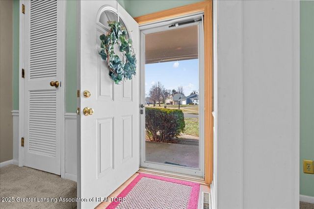 931 Arlington Drive, Lansing, MI 48917