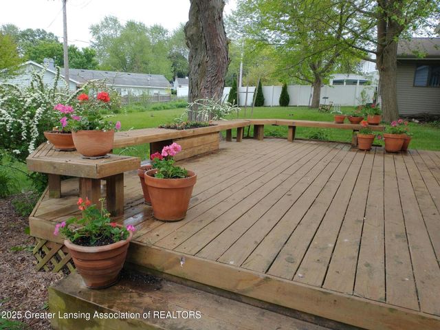 931 Arlington Drive, Lansing, MI 48917