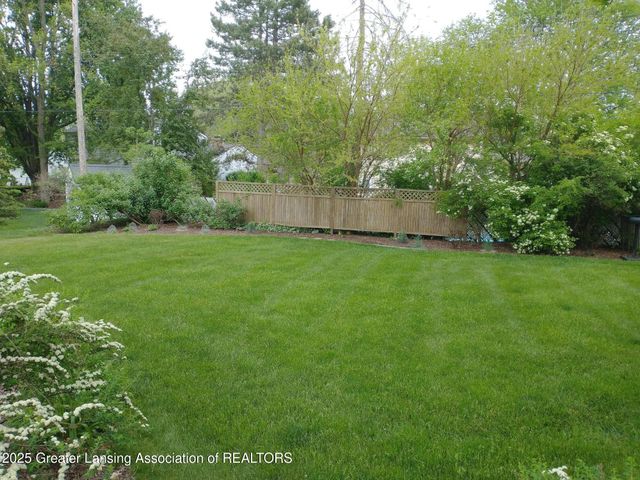 931 Arlington Drive, Lansing, MI 48917