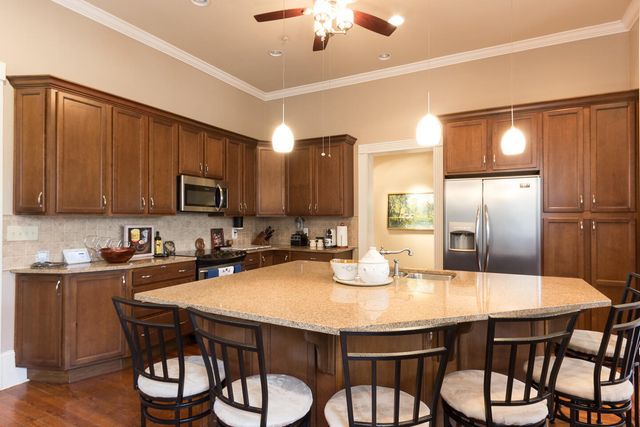 257 S Limestone Street 101, Lexington, KY 40508