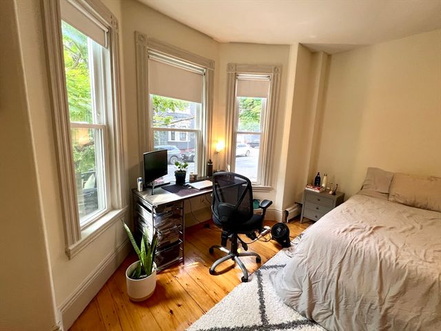 682 E 6th Street 1, Boston, MA 02127