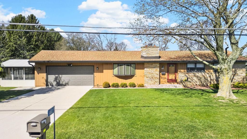 4812 S 16th STREET, Sheboygan, WI 53081