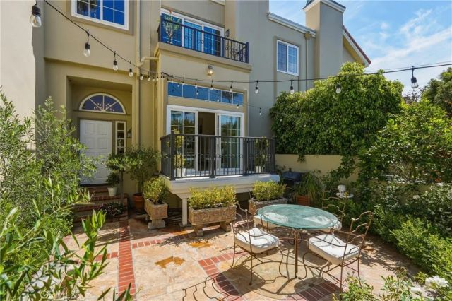 6182 Fernwood, Huntington Beach, CA 92648
