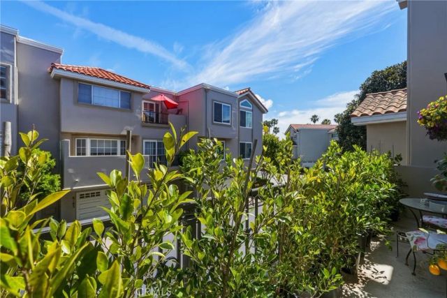 6182 Fernwood, Huntington Beach, CA 92648