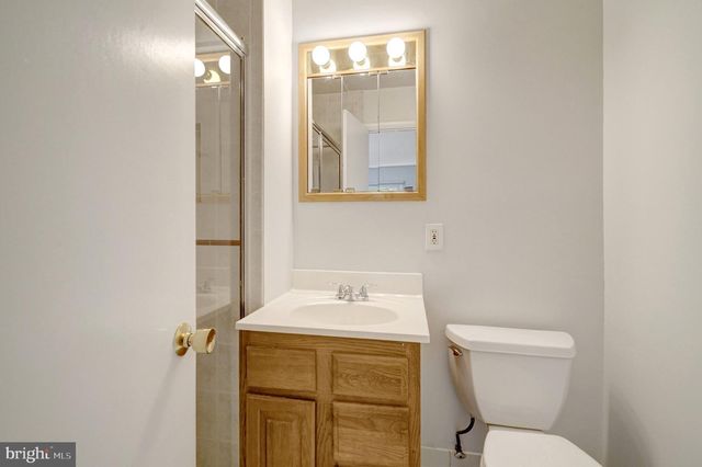 8236 GOVERNORS CT, Alexandria, VA 22308