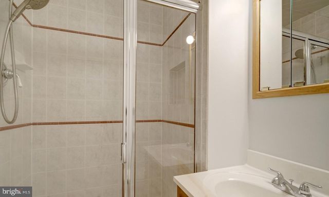 8236 GOVERNORS CT, Alexandria, VA 22308