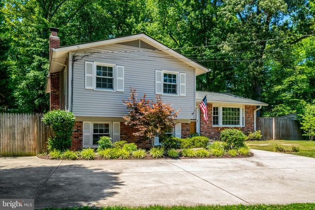 8236 GOVERNORS CT, Alexandria, VA 22308