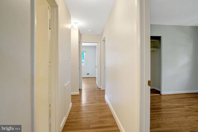 8236 GOVERNORS CT, Alexandria, VA 22308