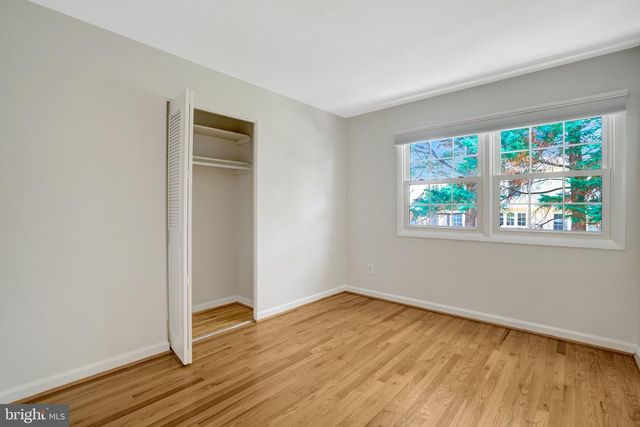 8236 GOVERNORS CT, Alexandria, VA 22308