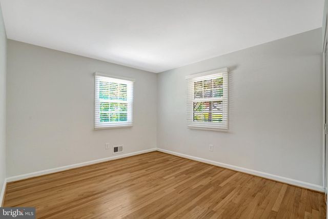 8236 GOVERNORS CT, Alexandria, VA 22308